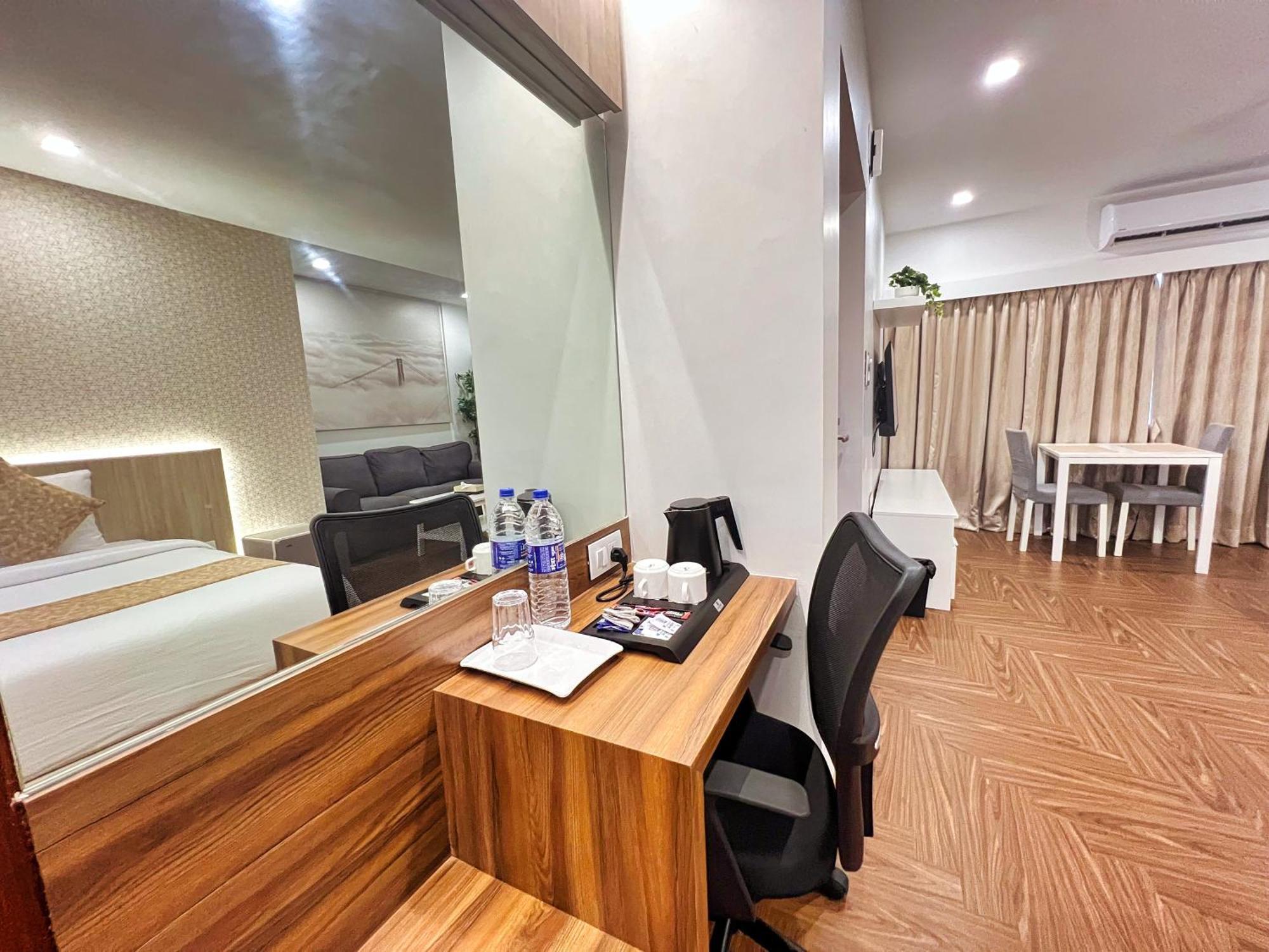 White House By Maxxvalue Service Bandra Apartemen *