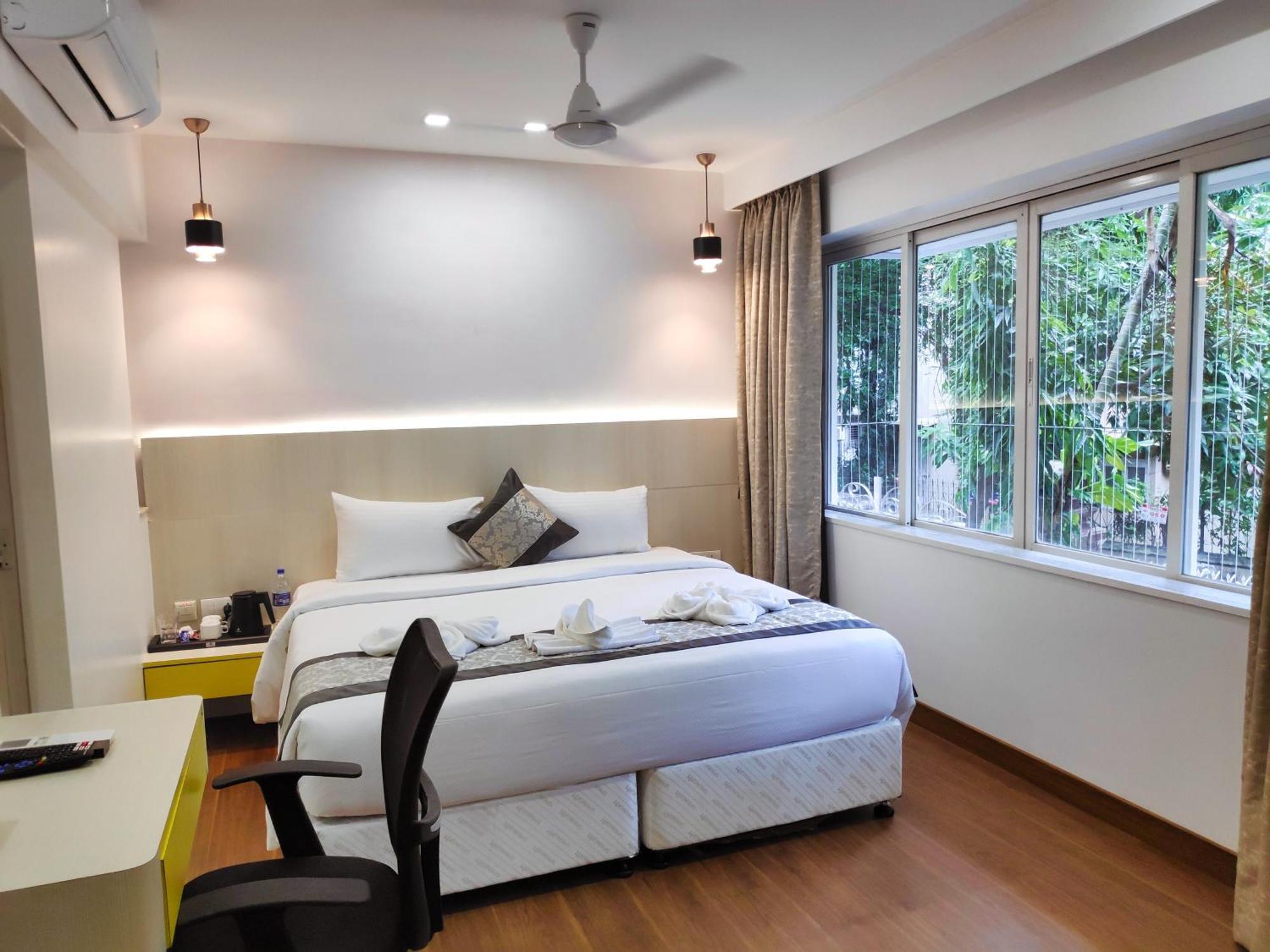 White House By Maxxvalue Service Bandra Mumbai (Bombay)