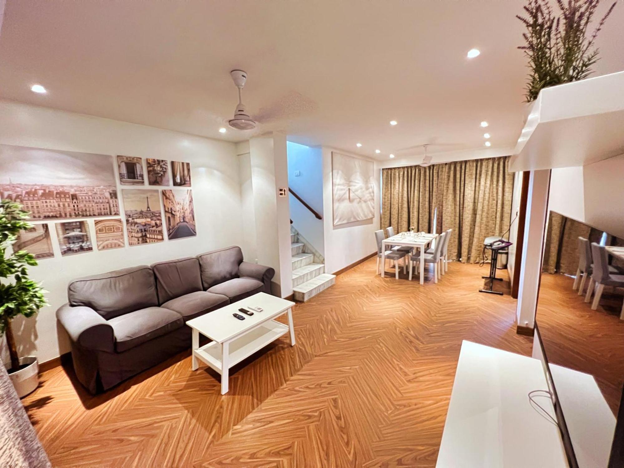 White House By Maxxvalue Service Bandra Mumbai (Bombay)