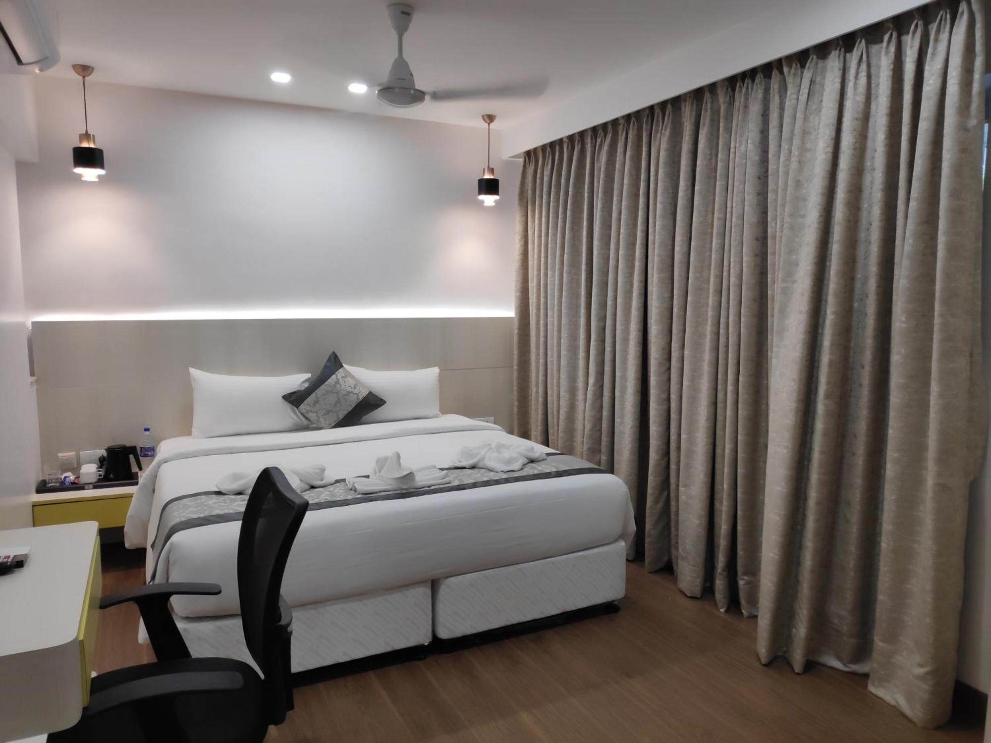 White House By Maxxvalue Service Bandra Mumbai (Bombay)