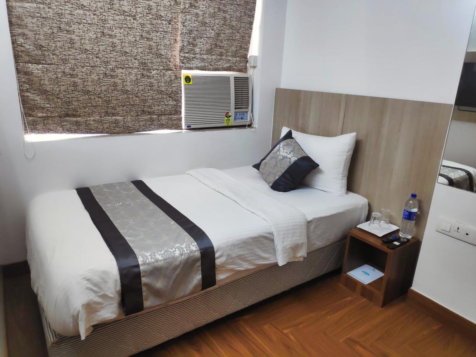 White House By Maxxvalue Service Bandra * Mumbai (Bombay)